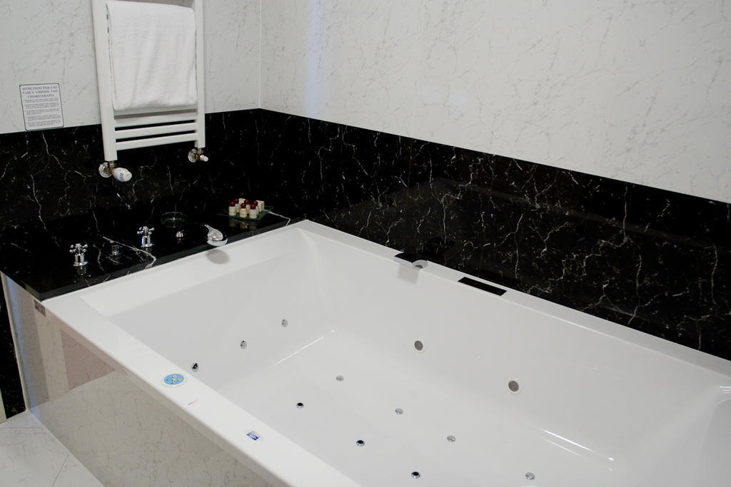 Hotel Maxim Αντζόλα ντελ Εμίλια Δωμάτιο φωτογραφία