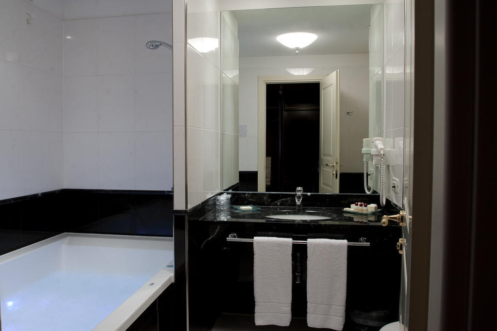 Hotel Maxim Αντζόλα ντελ Εμίλια Δωμάτιο φωτογραφία